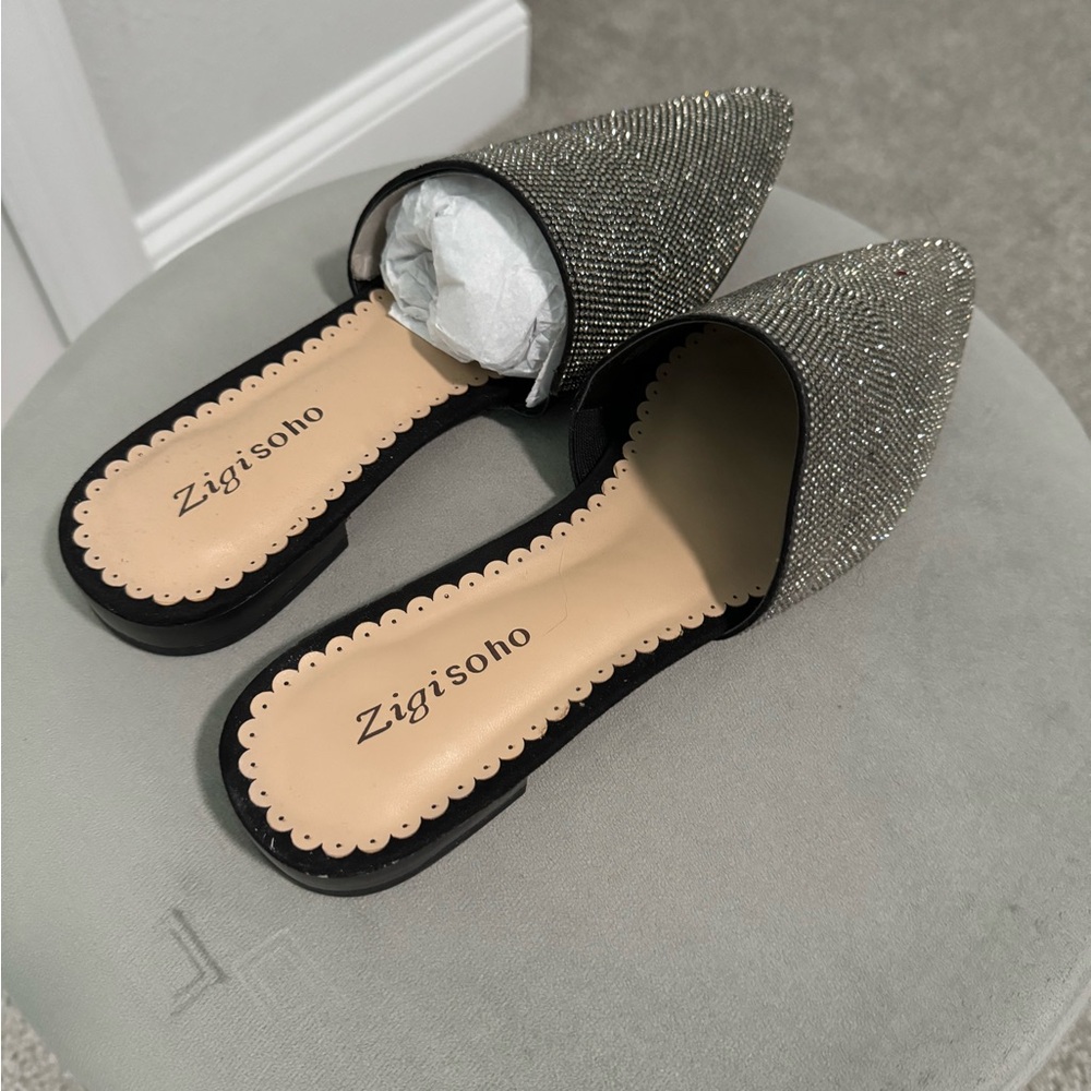NIB size 9 rhinestone mules!